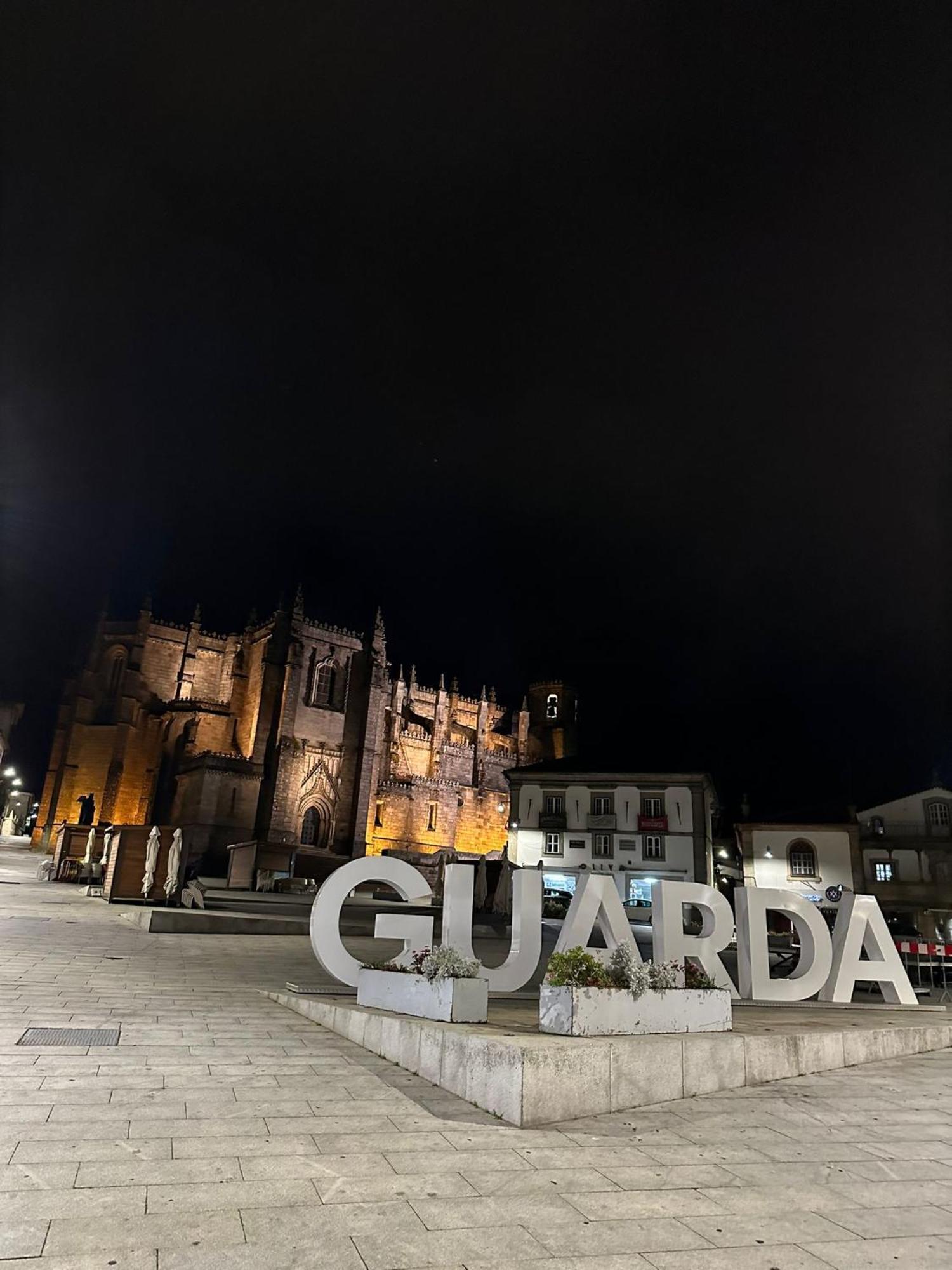Serrano T1 Centro Da Cidade Guarda Ngoại thất bức ảnh
